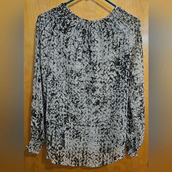 Violet + Claire gray pattern lightweight top M * - Picture 2 of 2